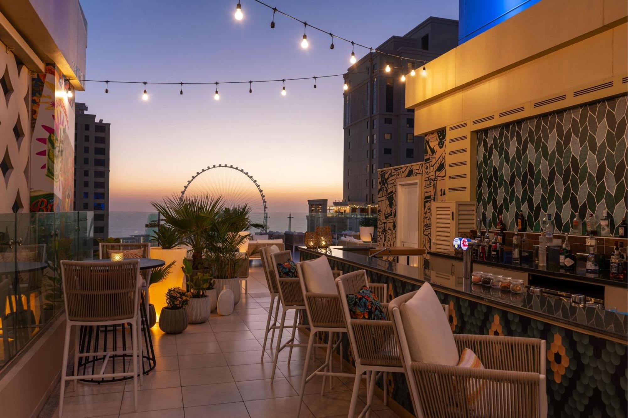 Delta Hotels by Marriott Jumeirah Beach, Dubai Bagian luar foto